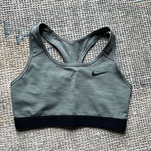Nike women’s pro swoosh medium support sports bra
